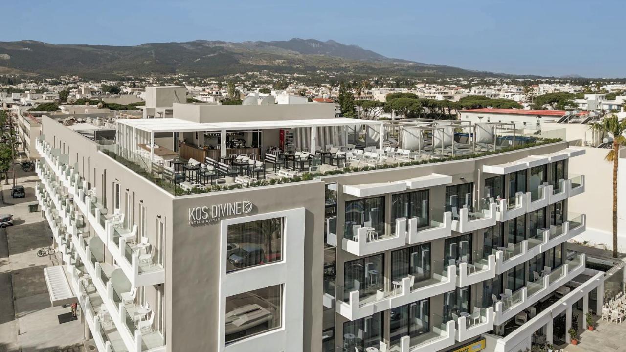 Aparthotel Divine & 4*