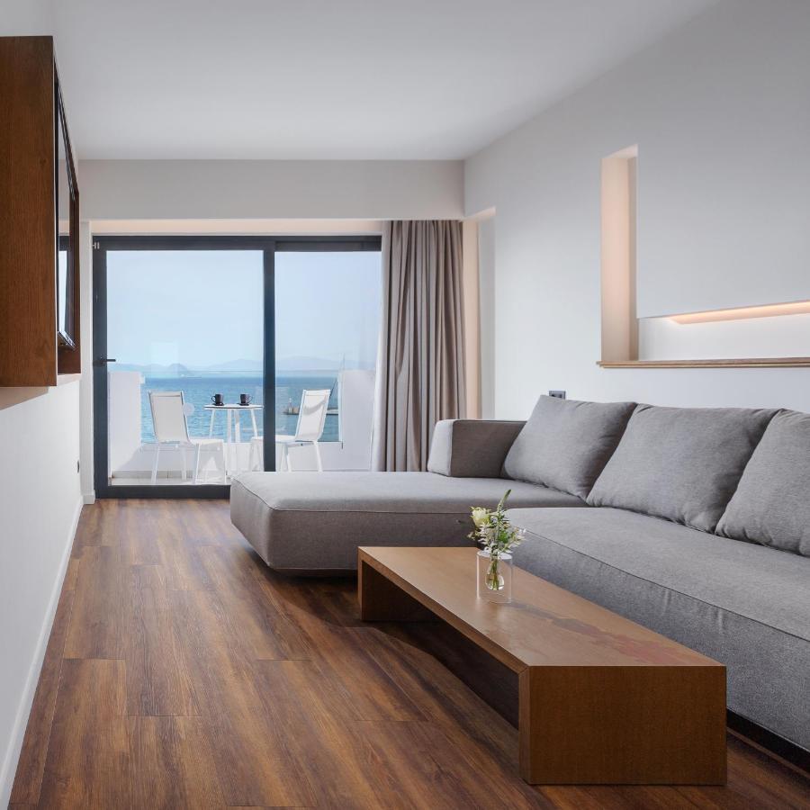 Aparthotel Divine & 4*
